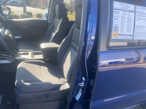 Used 2022 Nissan Frontier SV image 13