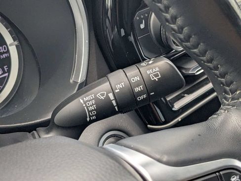 Used 2021 Toyota Highlander XLE FWD image 27