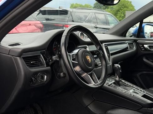 Used 2018 Porsche Macan AWD/4WD image 13