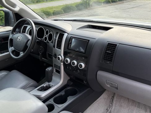 Used 2008 Toyota Sequoia SR5 image 21