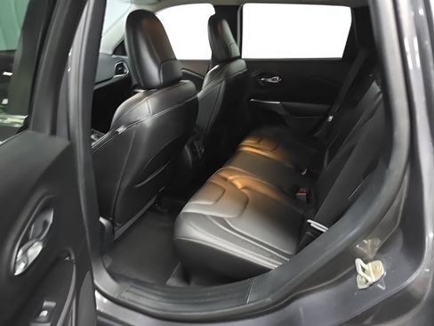 Used 2020 Jeep Cherokee Limited AWD/4WD image 33