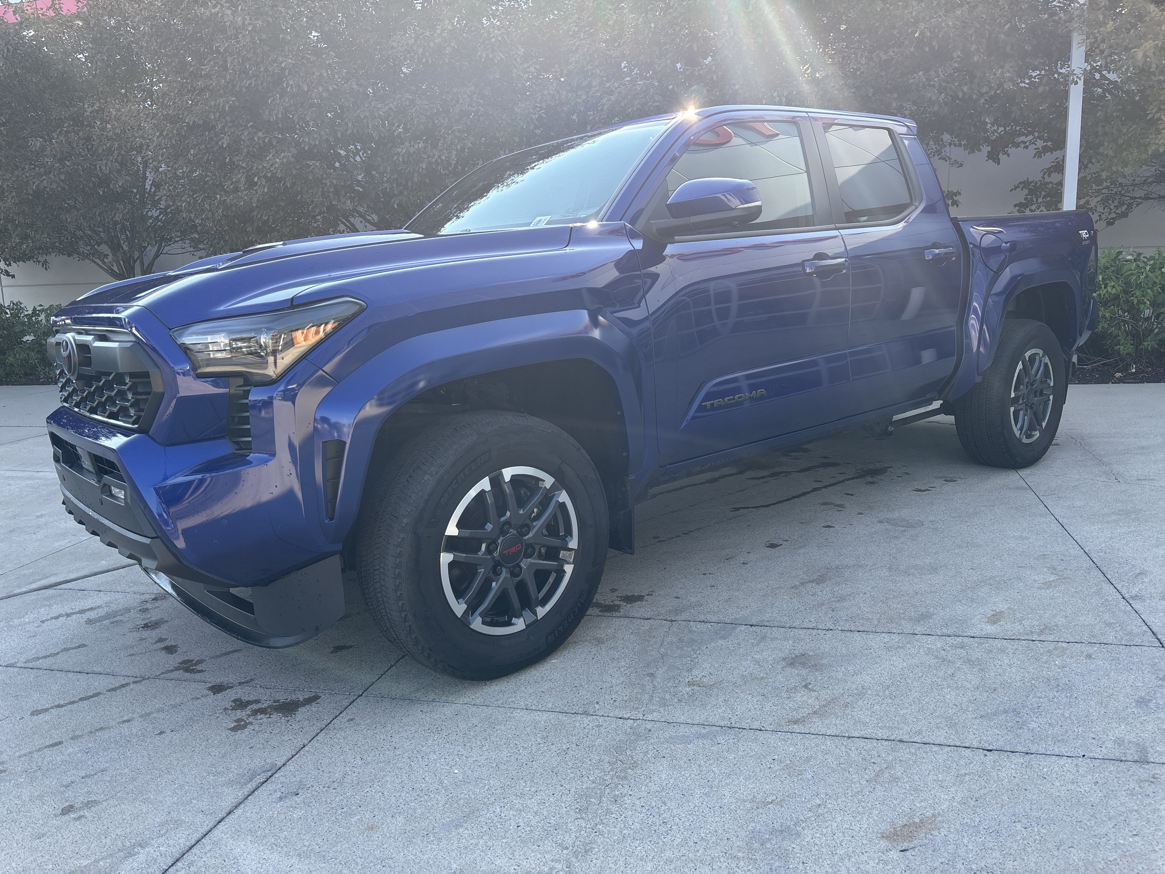 Used 2024 Toyota Tacoma TRD Sport w/ TRD Sport Premium Package AWD/4WD image 3