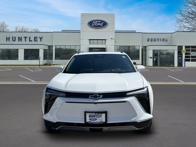 Used 2025 Chevrolet Blazer EV LT AWD/4WD image 3