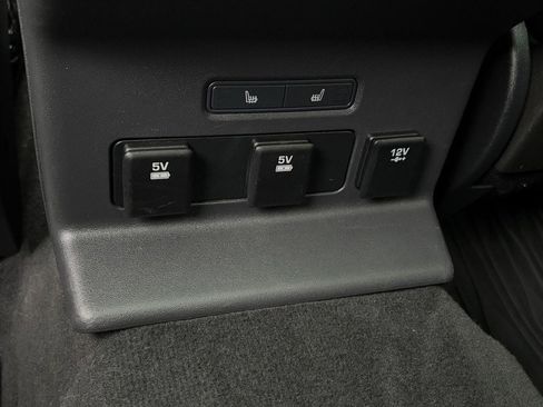 Used 2018 Land Rover Range Rover Velar S image 22