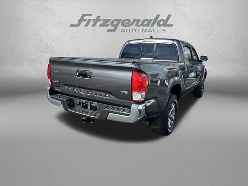 Used 2017 Toyota Tacoma SR5 w/ Tow Package image 7