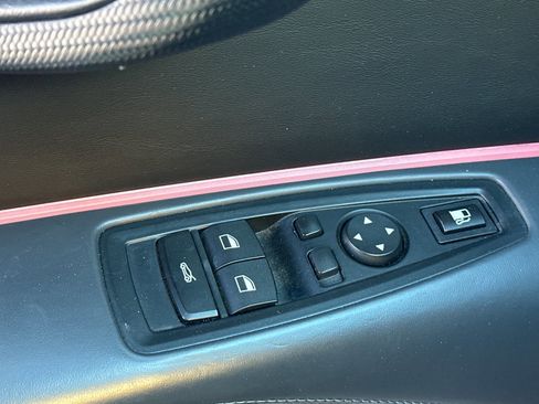 Used 2020 BMW i8 Coupe AWD/4WD image 12