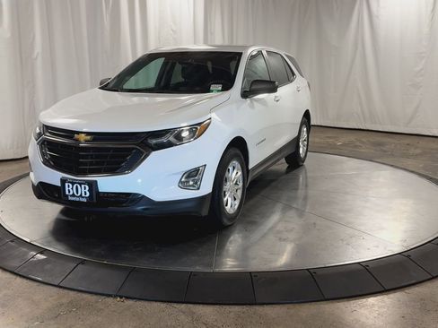 Used 2020 Chevrolet Equinox LS w/ LS Convenience Package image 4