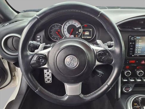 Used 2018 Toyota 86 image 18