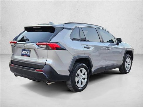 Used 2020 Toyota RAV4 LE image 5