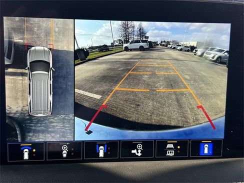 Used 2022 GMC Yukon SLT w/ SLT Premium Package image 28