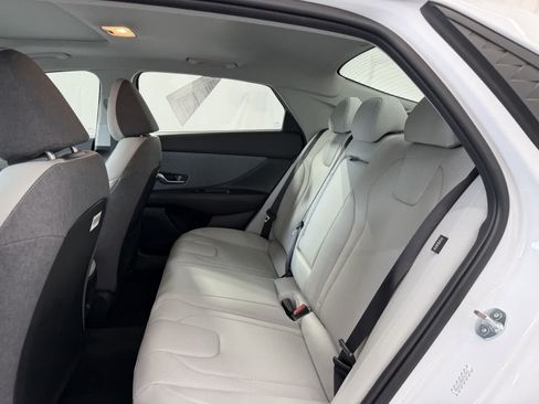 Used 2024 Hyundai Elantra Limited FWD image 11