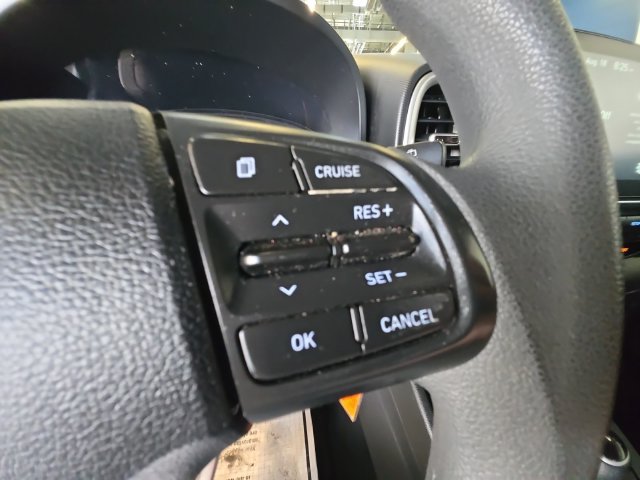 Used 2020 Hyundai Venue SE FWD image 19