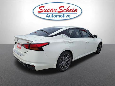 Used 2023 Nissan Altima 2.0 SR FWD image 23