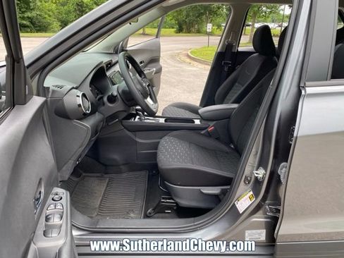 Used 2022 Nissan Kicks SV FWD image 14