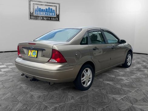 Used 2004 Ford Focus SE FWD image 6