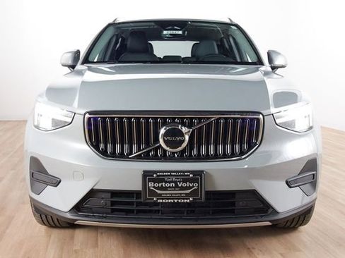 Certified 2025 Volvo XC40 B5 Core w/ Protection Package Premier image 2