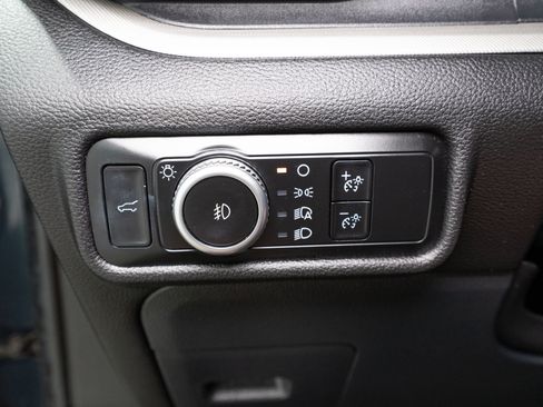 Used 2023 Ford Explorer XLT w/ Equipment Group 202A RWD image 30