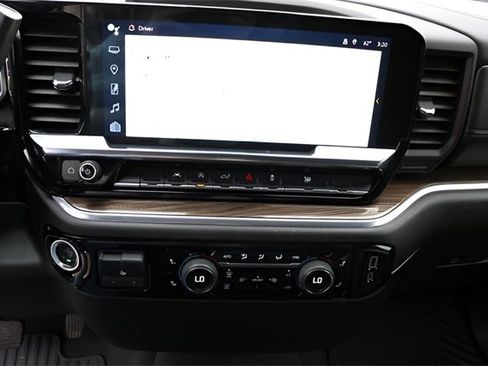 Used 2025 Chevrolet Silverado 1500 LT image 16