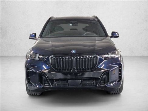 New 2026 BMW X5 xDrive50e image 2