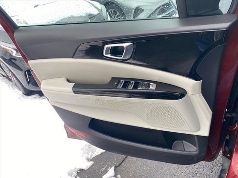 Certified 2024 Kia Carnival EX image 19