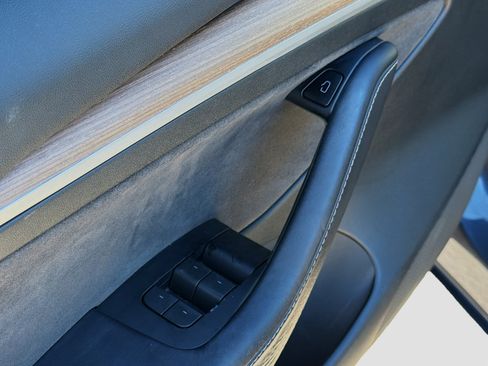 Used 2023 Tesla Model 3 Standard Range image 21