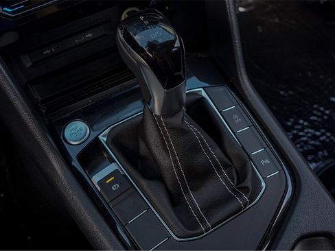 New 2025 Volkswagen Taos SE image 14