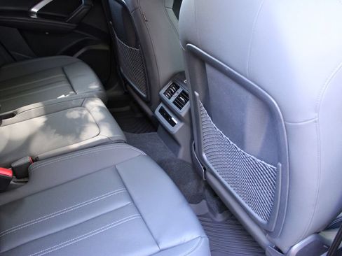 Used 2025 Audi Q5 Premium Plus w/ Premium Plus AWD/4WD image 48