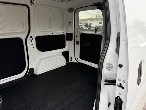 Used 2021 Nissan NV200 SV w/ Back Door Glass Package image 25