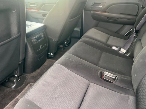 Used 2011 GMC Yukon SLE w/ Convenience Package image 9