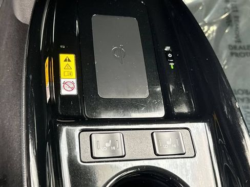 Used 2022 Toyota Prius XLE w/ Protection Package #3 (TMS) FWD image 31