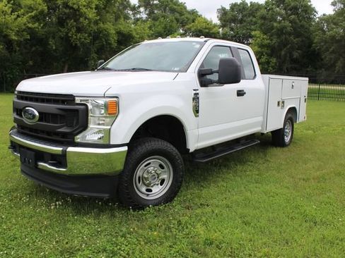 Used 2021 Ford F250 XL w/ Power Equipment Group AWD/4WD image 2