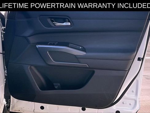 Used 2023 Nissan Pathfinder SL image 23