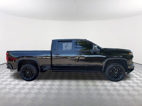 Used 2025 Chevrolet Silverado 3500 High Country w/ Midnight Edition AWD/4WD image 4