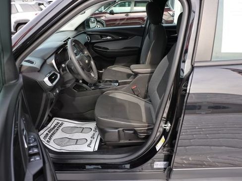Used 2023 Chevrolet TrailBlazer LS FWD image 12