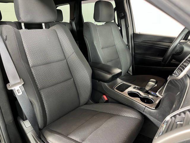 Used 2019 Jeep Grand Cherokee Laredo AWD/4WD image 41