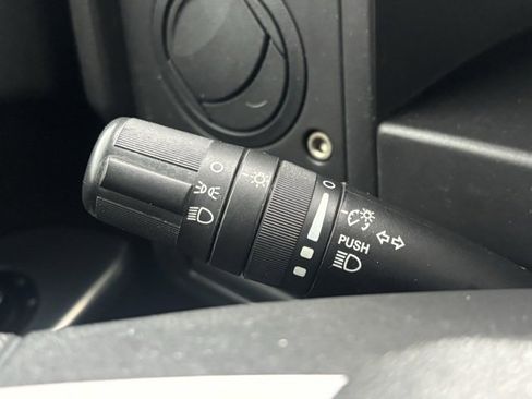 Used 2009 Jeep Commander Sport image 21