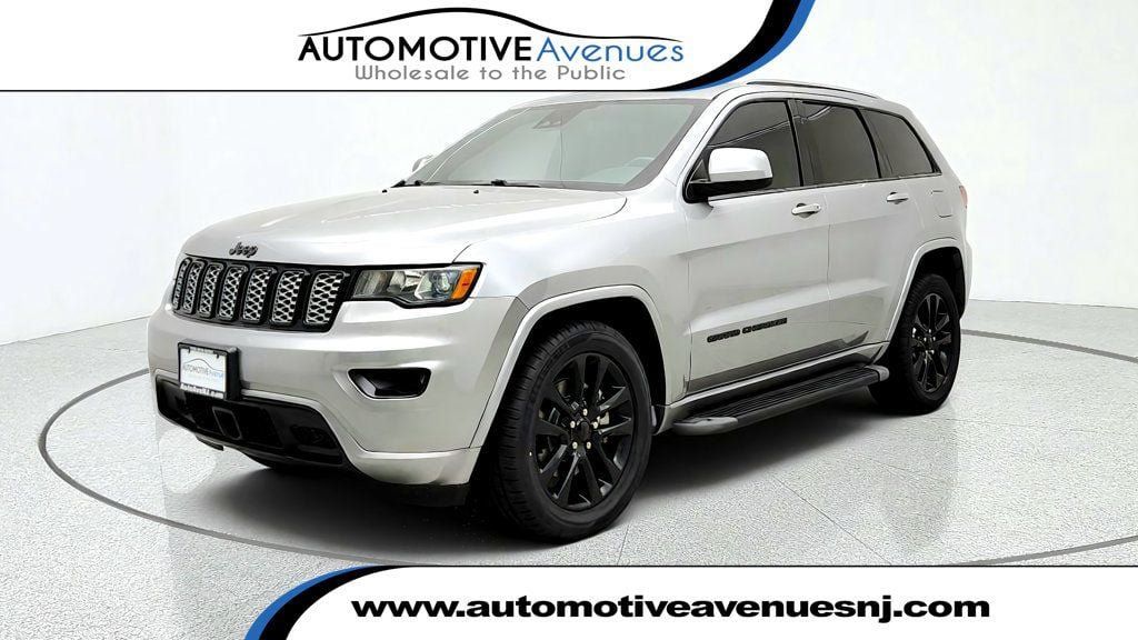 Used 2021 Jeep Grand Cherokee Laredo X AWD/4WD image 1