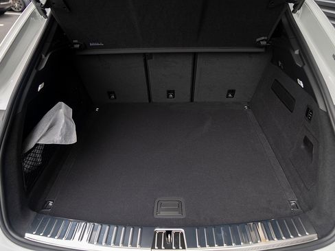 Used 2025 Porsche Cayenne Coupe image 22