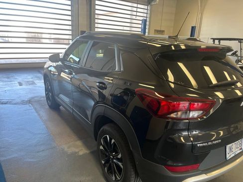 Used 2022 Chevrolet TrailBlazer LT FWD image 7