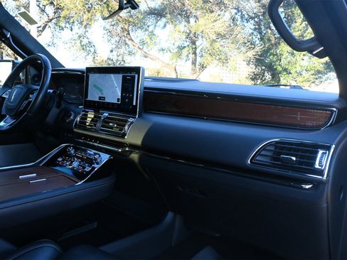 Used 2024 Lincoln Navigator L Black Label image 24