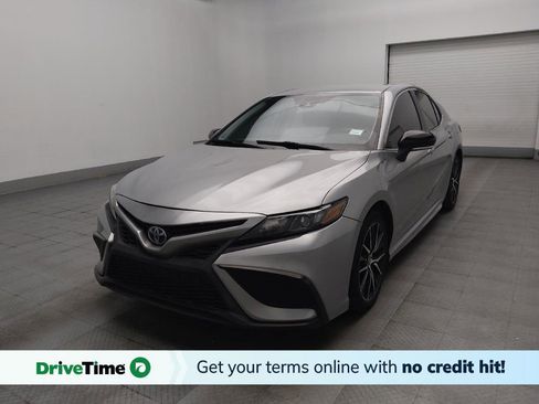 Used 2021 Toyota Camry SE FWD image 1