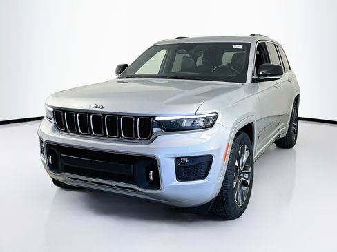 Used 2022 Jeep Grand Cherokee Overland AWD/4WD image 1
