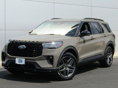 Used 2026 Ford Explorer ST-Line w/ ST-Line Street Pack AWD/4WD image 31