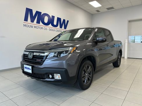 Used 2020 Honda Ridgeline Sport image 2
