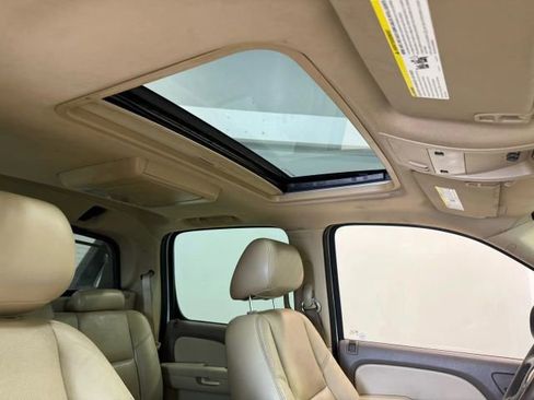 Used 2011 Chevrolet Avalanche LTZ image 25