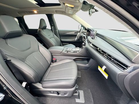 Certified 2026 INFINITI QX60 Luxe w/ Cargo Package FWD image 32