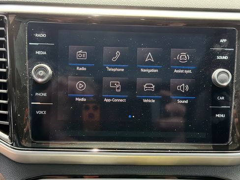 Used 2022 Volkswagen Atlas Cross Sport SE FWD image 26