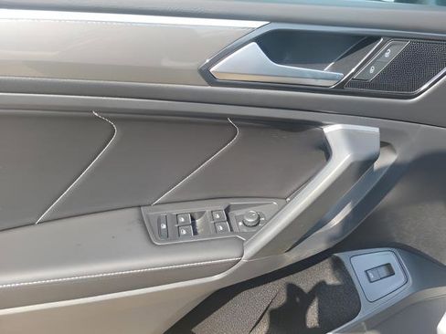 New 2024 Volkswagen Tiguan SE R-Line image 8
