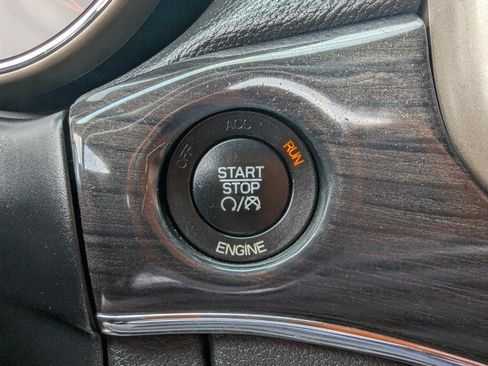Used 2016 Jeep Grand Cherokee Overland AWD/4WD image 18