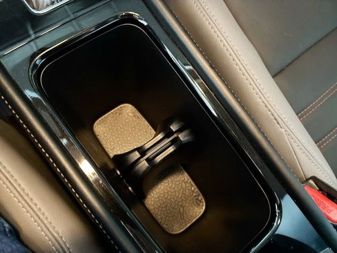Used 2021 Nissan Kicks SR w/ SR Premium Package FWD image 15